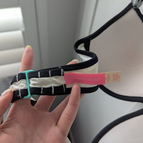 Victoria's Secret Blue and White Bikini Top NWOT - Picture 2 of 2